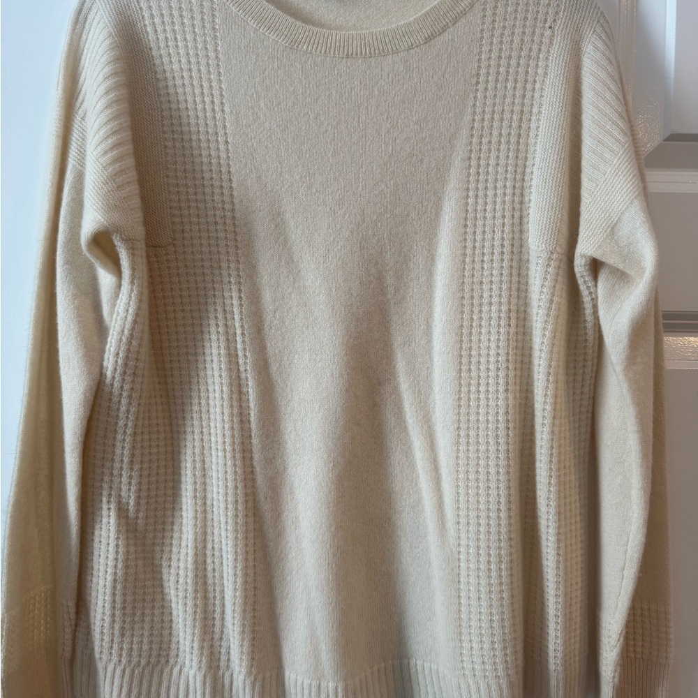 White + Warren Cream Crew Neck Sweater with Ribbed Texture